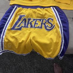 Lakers Shorts Adidas 96 “Don Time”