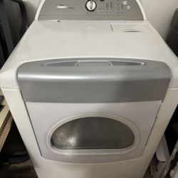 Whirlpool Cabrio® Platinum High Efficiency Electric Dryer with Advanced Moisture Sensing