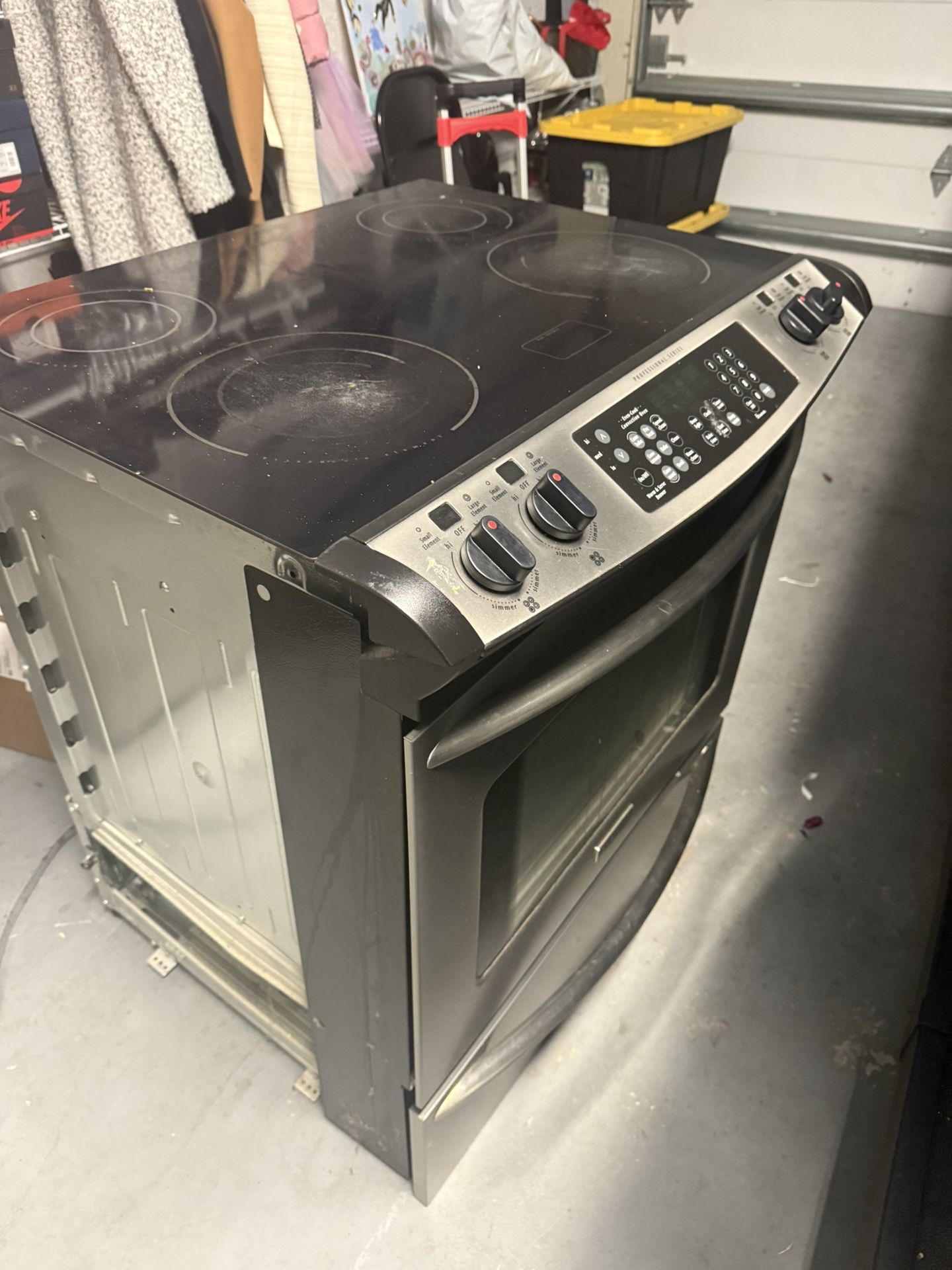 Stove And Microwave 
