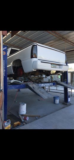 Superlifts 220v 4 point 12k capacity