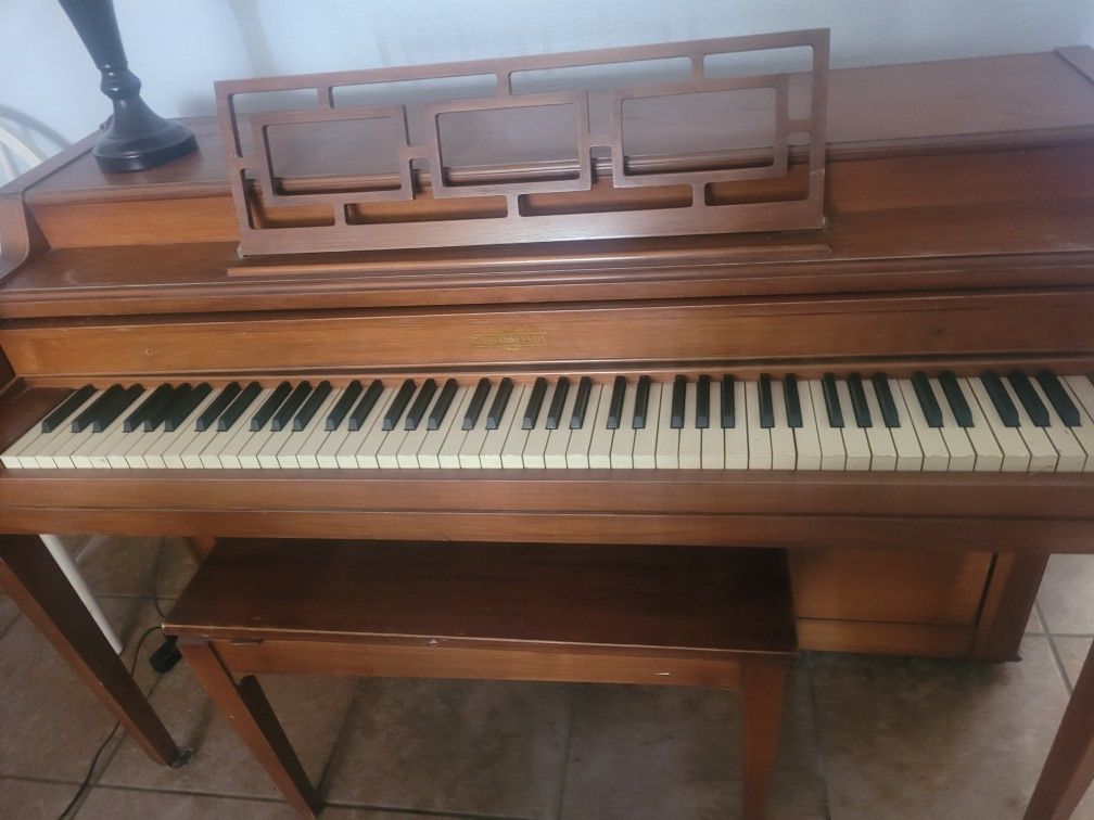 CABLE NELSON PIANO, Needs Tune Up.