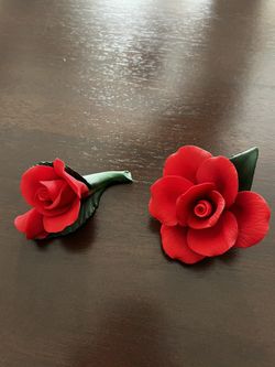 2 Red Clay Roses Decor