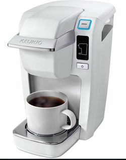 Keurig K10 Mini Plus con Paquete Variado de 6 Unidades - Blanco