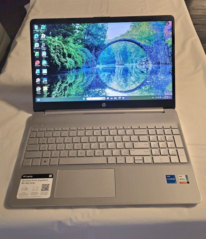 HP Laptop i5 8GB Ram 2.40GHz Windows 11 