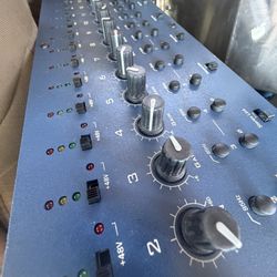 Aviom - Personal Or Gig Mixer