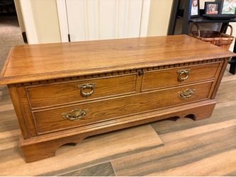 Cedar Hope Chest (Brand - Lane)