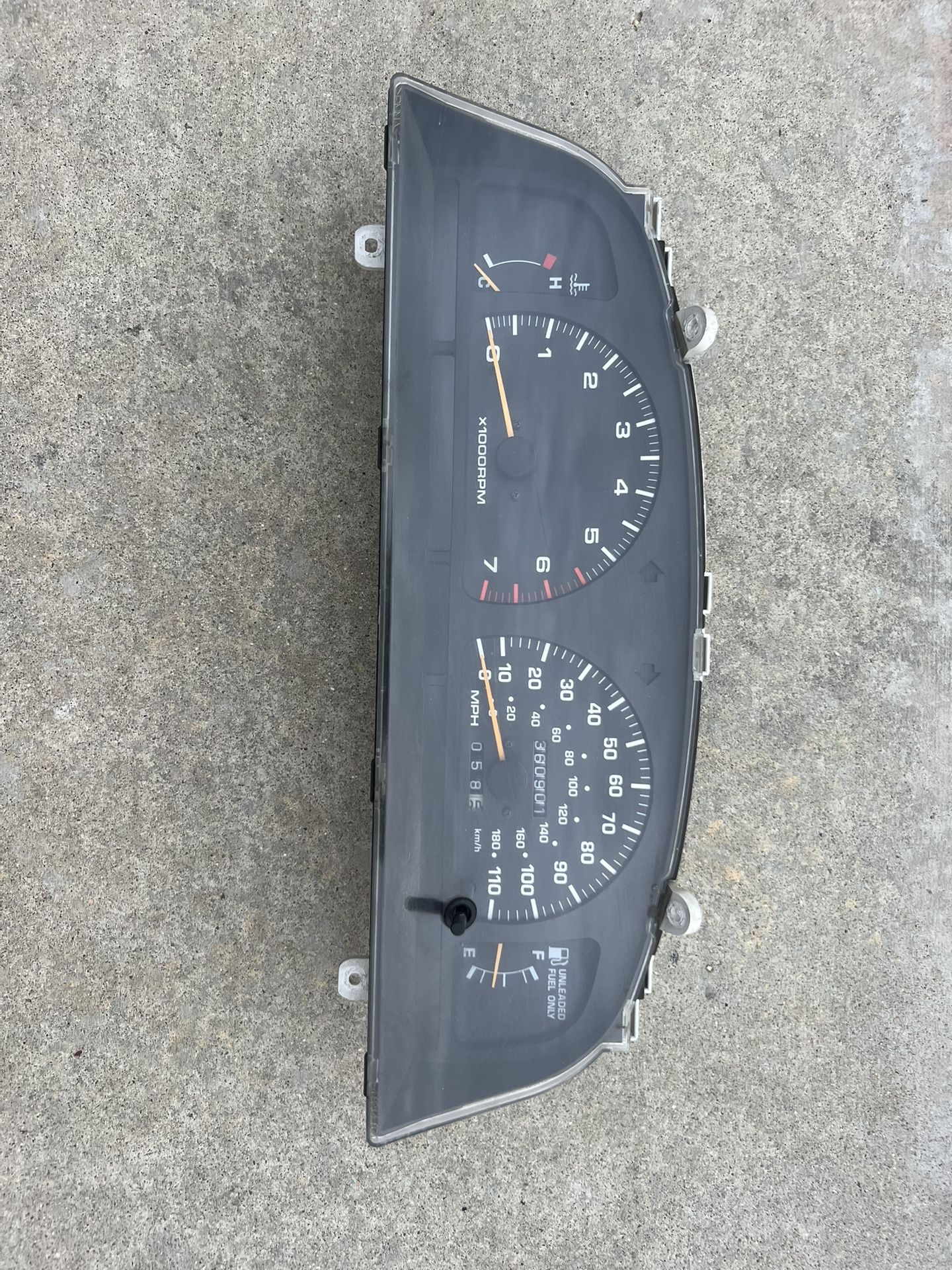 96-98 4runner Guage Cluster Manual Transmission MT