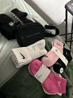 Nike Tech Belt Bag with Socks Bundle