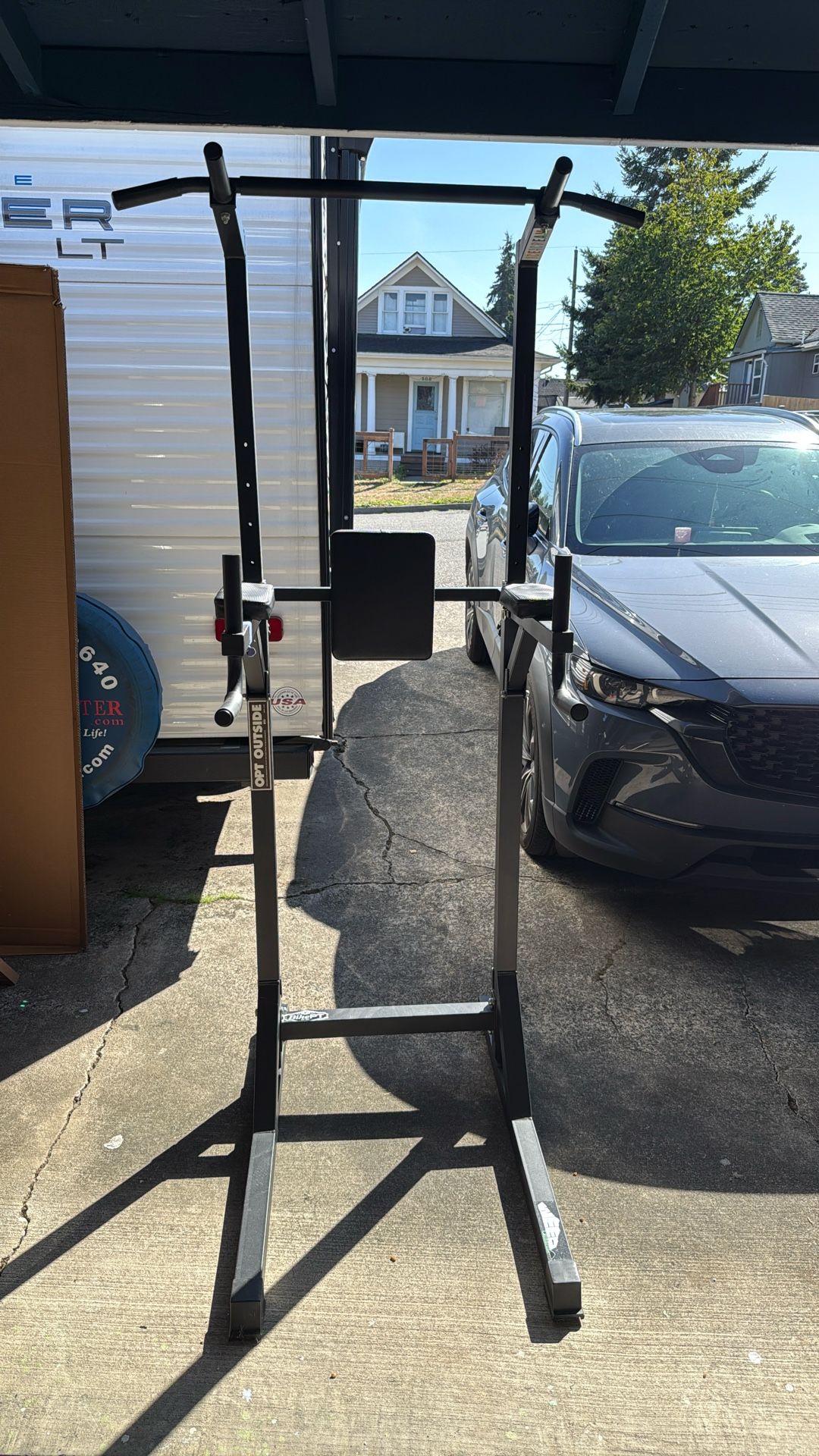Pull Up And Leg Lift 