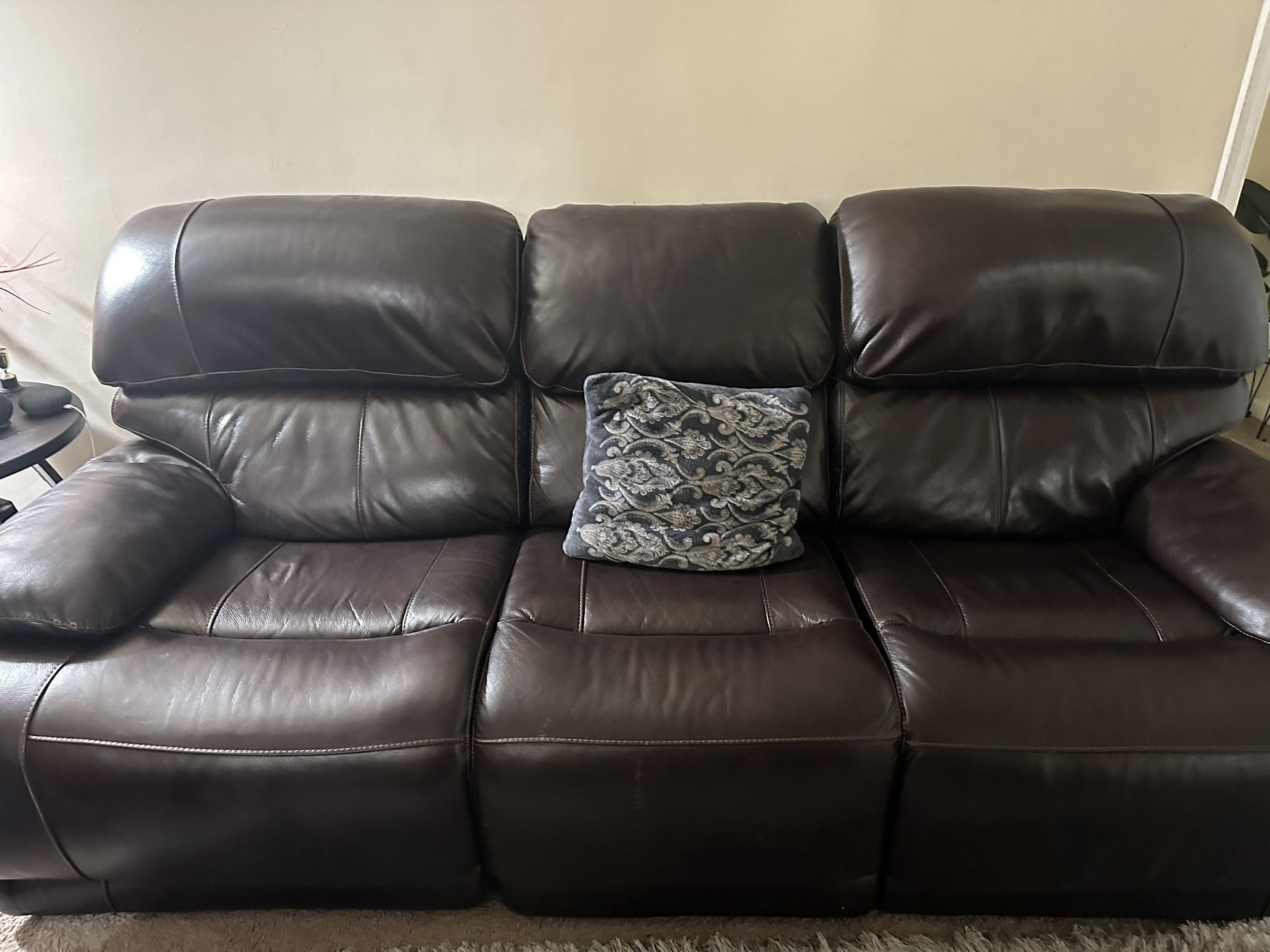 Couch 3+2 Seats