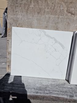 Calacatta Laza Quartz Table Tops - 24" x 24" (8 Available)