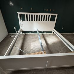 Bed frame (Size: California King)