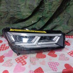 2018-20 Audi Q5 Right Headlight Computer 