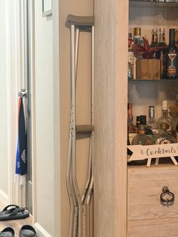 Crutches for 5’ 5” and up