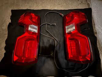 Silverado 1500 oem halogen Tail Lights Pair with Wiring