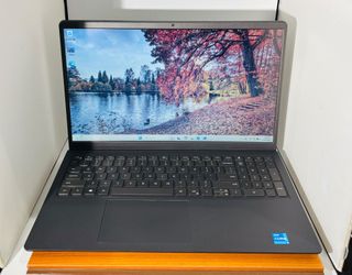 DELL VOSTRO 3510 15” Core i5-1135G7 16GB RAM 500GB SSD Windows 11