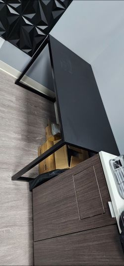 Black Desk