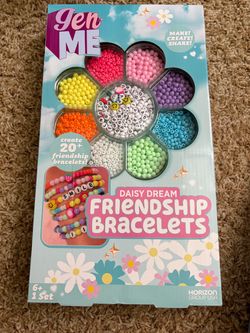 Boombox,beads and art set