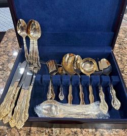 30 pcs Golden Gold Flatware Serving + Soup Spoons, Teaspoons, Dinner Knives! Set Of 6!! $45 Firm