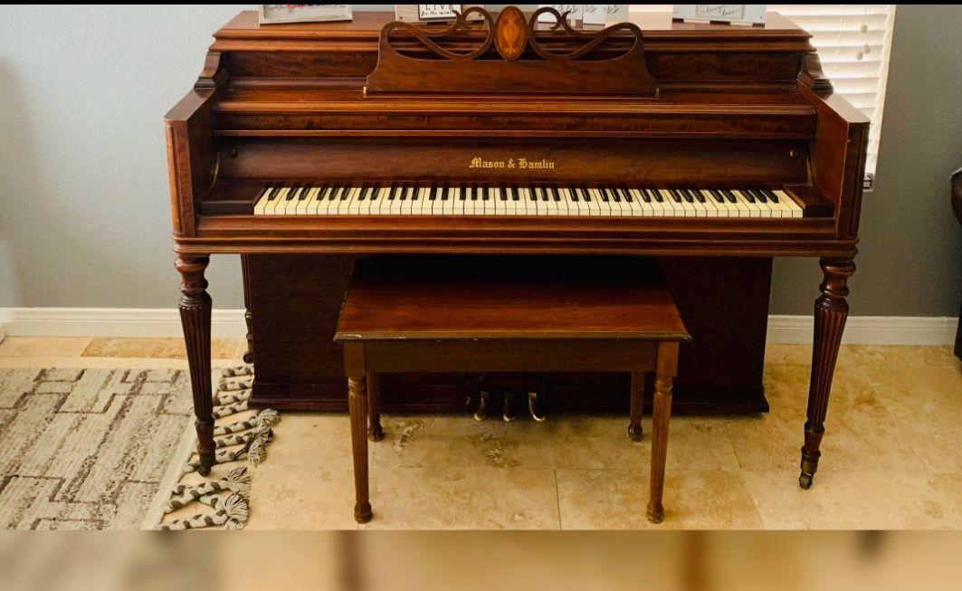 FREE UPRIGHT ANTIQUE MASON & HAMLIN PIANO