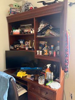 Desk and cabinet for FREEEEE. Pick it up and it’s yours.
