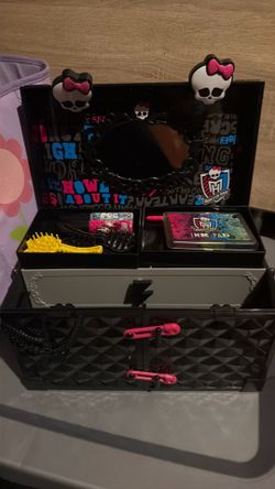 Monster High makeup box