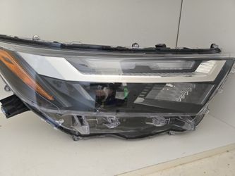 TOYOTA RAV4 OEM HEADLIGHT RIGHT SIDE