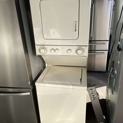 Whirlpool Electric Stacked Washer And Dryer 