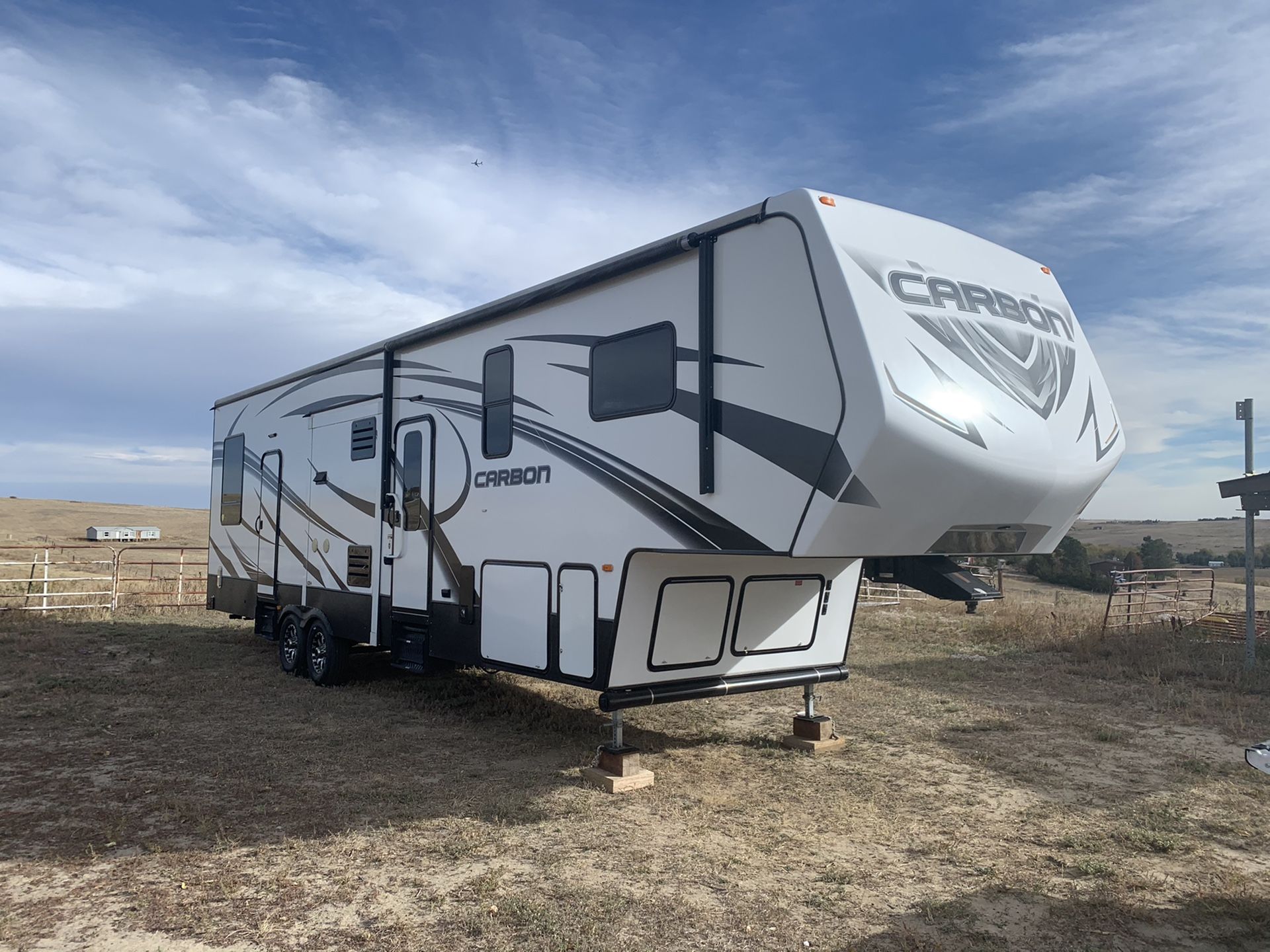 2015 Keystone Carbon 327