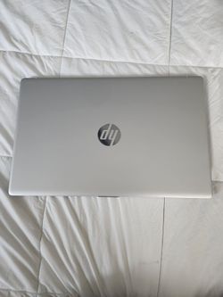 HP Laptop 17- cn3399nr