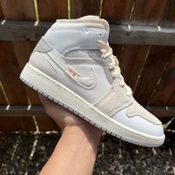 Jordan 1 Mid Inside Out (Size 6Y, 7Y)