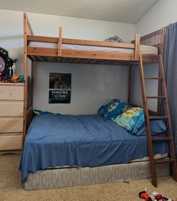 Twin loft bed No mattress
