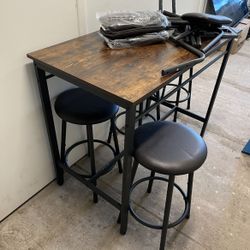 High Table With 4 Stools $85 OBO
