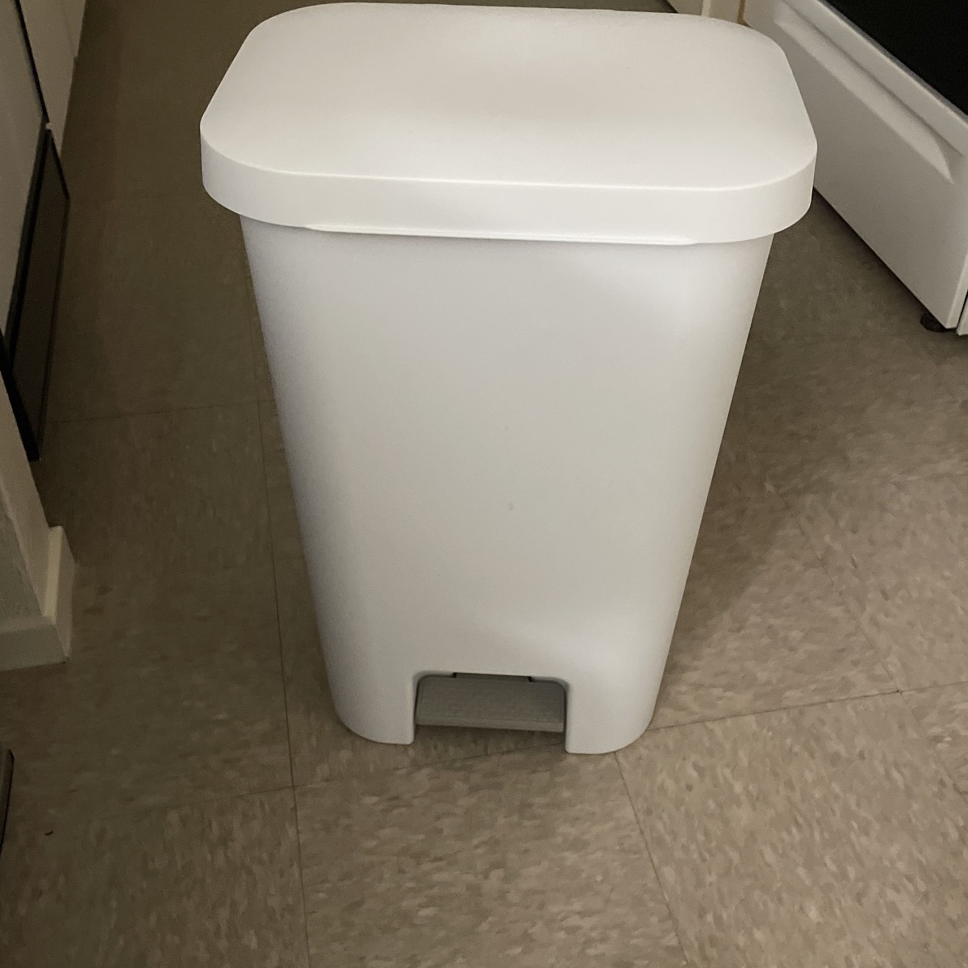 Kitchen Step Trash Can Trash Bin