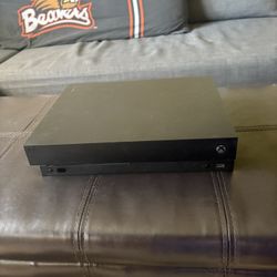 Xbox One X 1TB