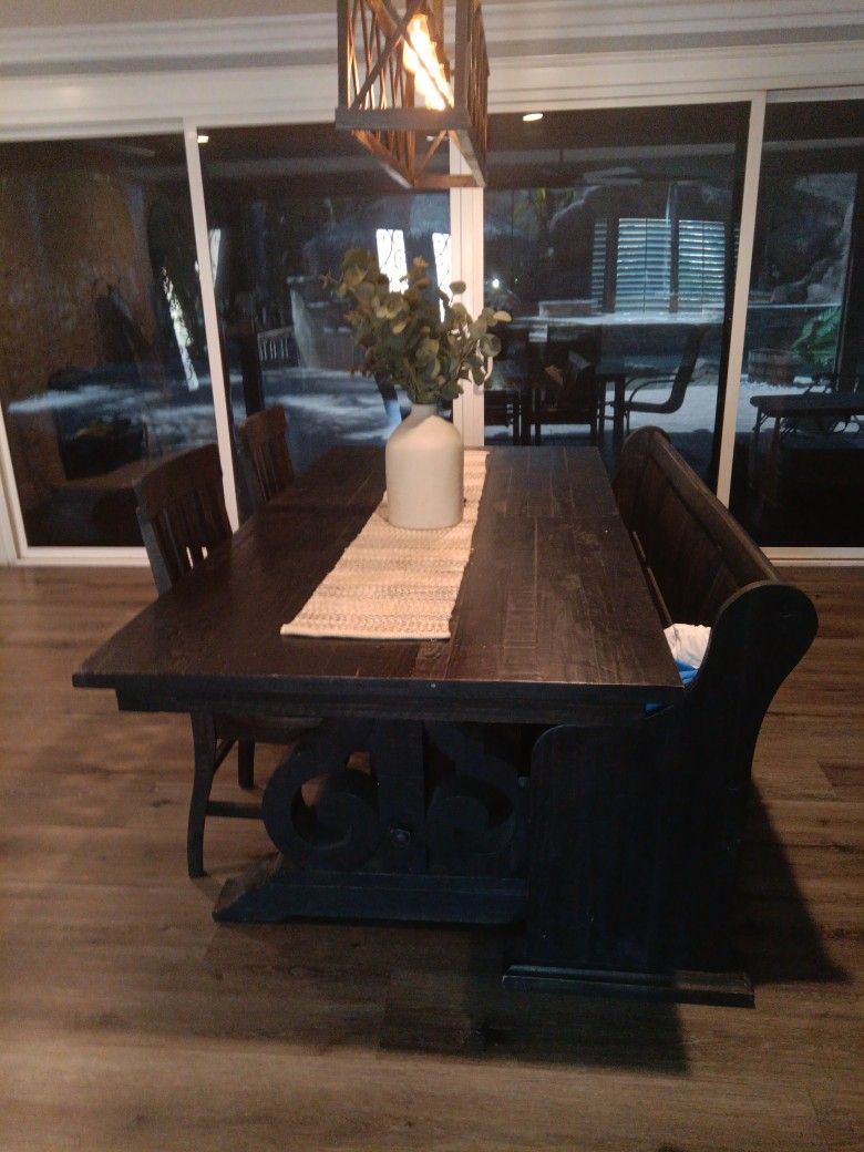 Dinning Table With Bench And Chairs