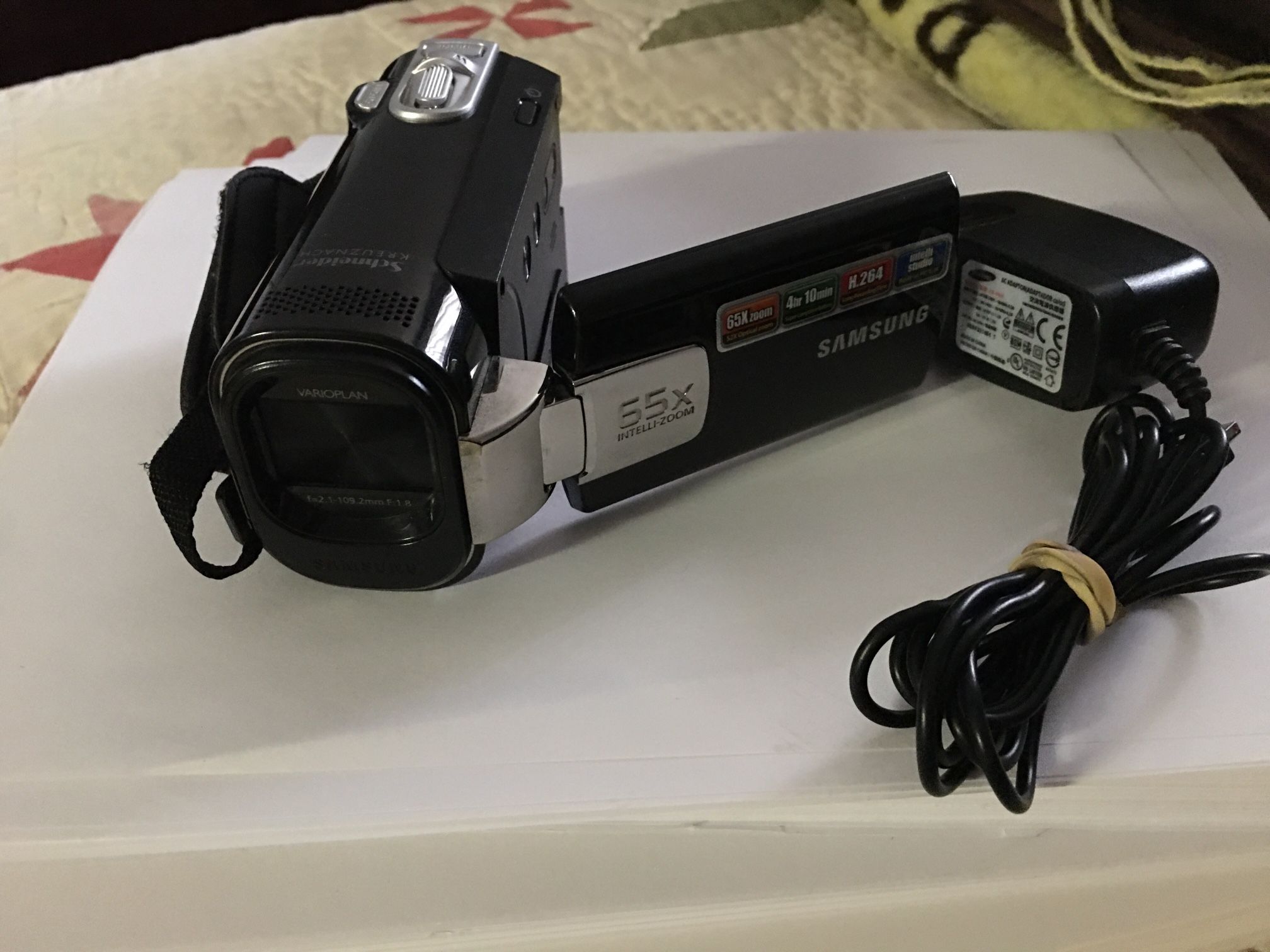 Samsung F40 SMX-F40BN/XAA Camcorder Like New Condition $70.00