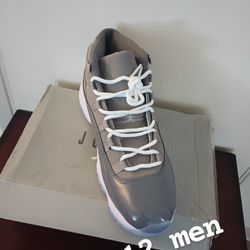 Jordan 11s  Cool Gray Size Mens 12
