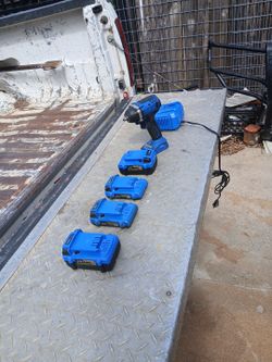 Taladro cobalt con 4 baterias y cargador $150