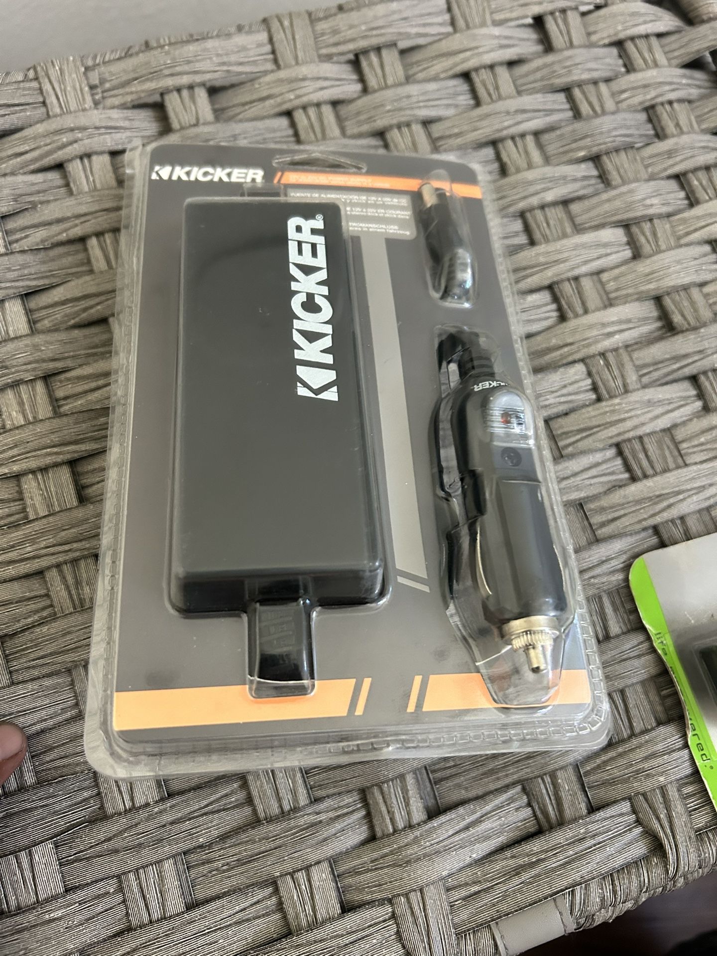 Kicker ZKPC1222 12-volt power converter for Kicker powered speaker systems