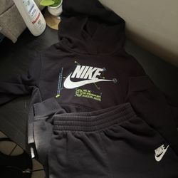 Nike toddler boy set