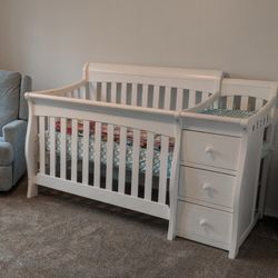 Baby Crib Convertible With Changer