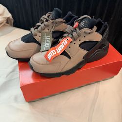 Nike Huarache/ Toadstool