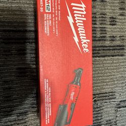 Milwaukee 3/8 Racket 