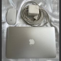 MacBook Air 2014 model A1465 4gbRAM