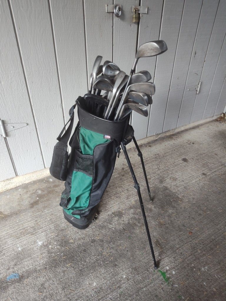 Big Bag Of Golf Clubs(THE BAG HAS SOLD)