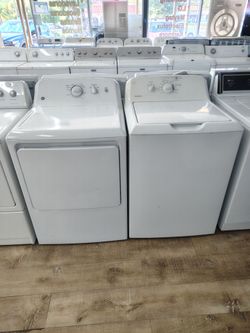 GE auto sensing top washer gas dryer súper capacity In Excellent Working Condition