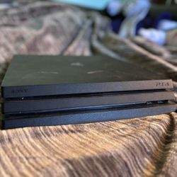 PS4 (With Controller)