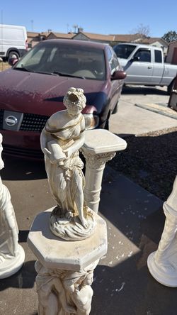 Greet statue 17 inch tall