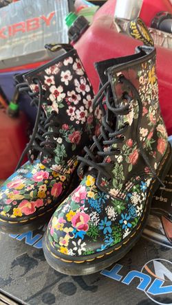 Dr. Martens 1460 Floral Print Lace-Up Boots size 6